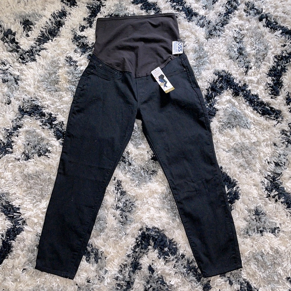 🍀Maternity black jeans. BNWT. Levi’s Strauss brand
